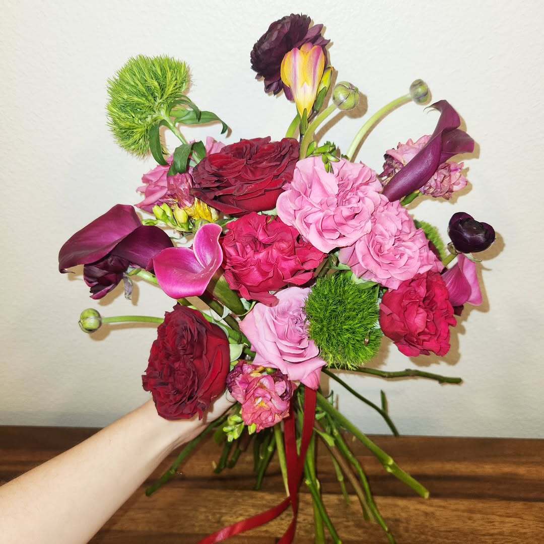 Seasonal bouquet wrap